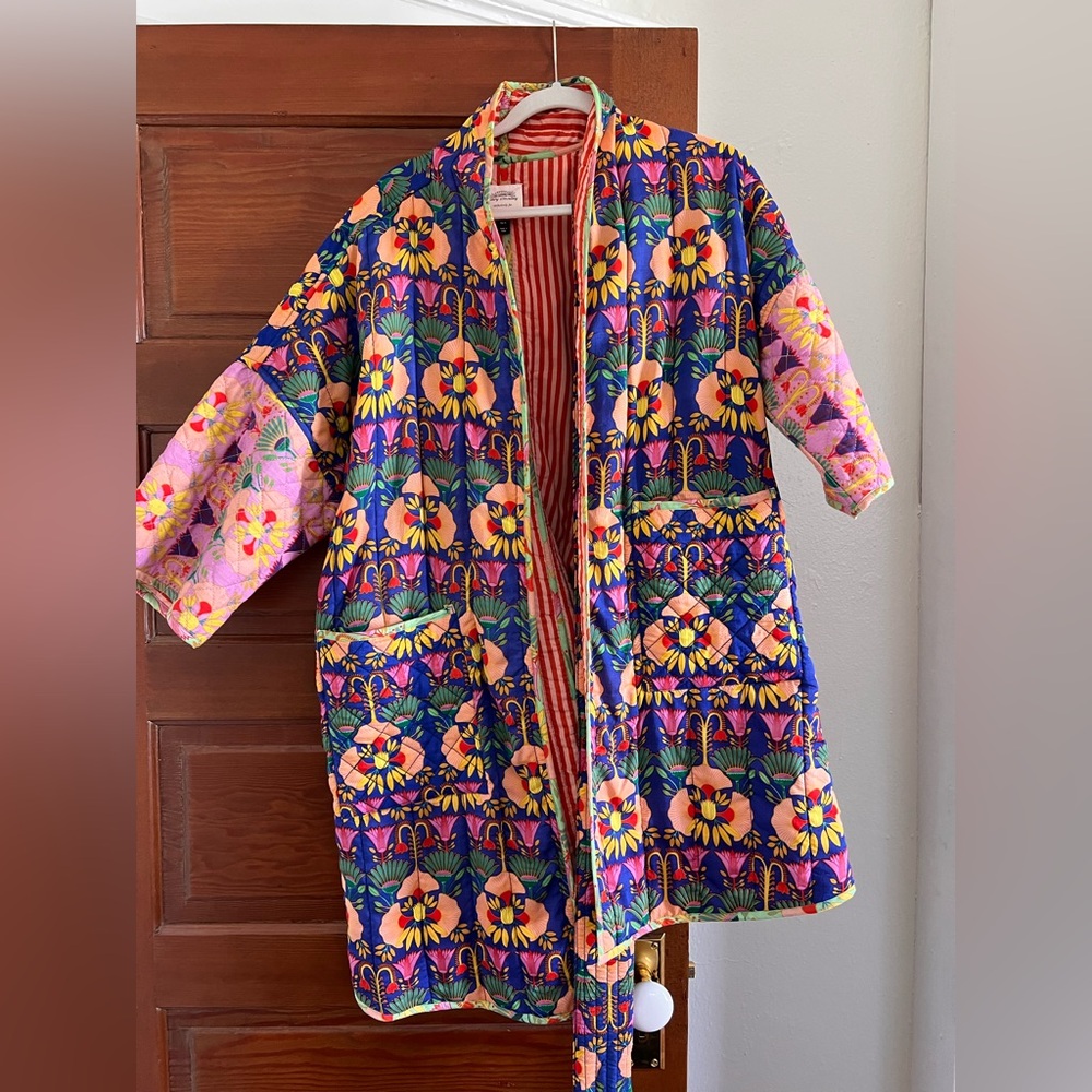 ANTHROPOLOGIE Mary O’malley Abstract Reversible Quilted Robe